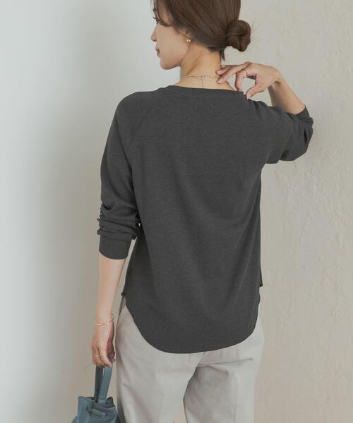 URBAN RESEARCH DOORS（アーバンリサーチドアーズ）の「『一部WEB限定カラー』ソフトフライスプルオーバー（Tシャツ/カットソー・レディース・ブラウン/チャコールグレー/ブラック/ライトベージュ・MEDIUM）」の8枚目の写真