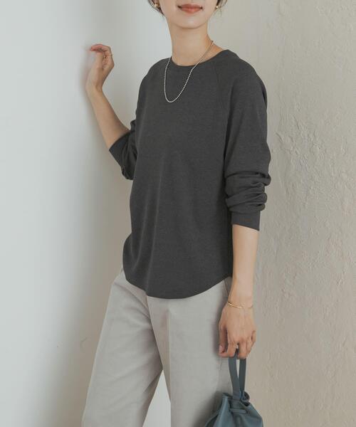 URBAN RESEARCH DOORS（アーバンリサーチドアーズ）の「『一部WEB限定カラー』ソフトフライスプルオーバー（Tシャツ/カットソー・レディース・ブラウン/チャコールグレー/ブラック/ライトベージュ・MEDIUM）」の9枚目の写真