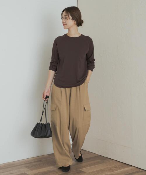URBAN RESEARCH DOORS(アーバンリサーチドアーズ)の「『一部WEB限定カラー』ソフトフライスプルオーバー(Tシャツ/カットソー・レディース・ブラウン/チャコールグレー/ブラック/ライトベージュ・MEDIUM)」の15枚目の写真