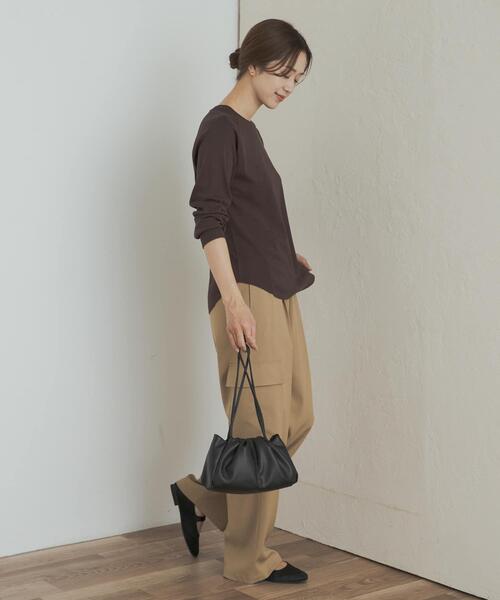 URBAN RESEARCH DOORS(アーバンリサーチドアーズ)の「『一部WEB限定カラー』ソフトフライスプルオーバー(Tシャツ/カットソー・レディース・ブラウン/チャコールグレー/ブラック/ライトベージュ・MEDIUM)」の16枚目の写真