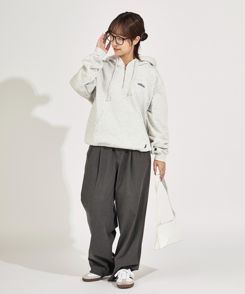 THOUSAND MILE（サウザンドマイル）の「THOUSAND MILE/サウザンドマイル HALF ZIP PARKER スウェット生地 ブランドロゴ ハーフジップパーカー（パーカー・メンズ・チャコール/ネイビー/ブラック/ライトグレー・XS/M/XL/L）」の9枚目の写真