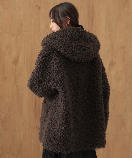 SUWDEE(スーディー)の「wool boa hooded coat(ムートンコート・レディース・チャコールグレー/ベージュ・FREE)」の7枚目の写真