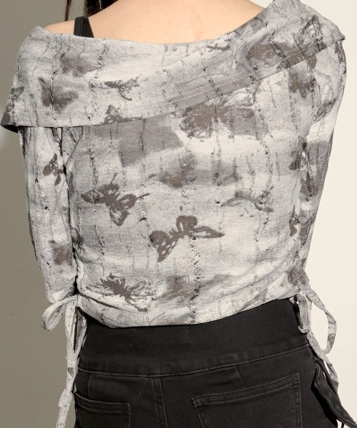 .KOM(ドットコム)の「A'GEM/9 × .kom 『.KOM/ドットケーオーエム』 Y2K Butterfly Design Zip-Up Top/Y2K バタフライデザイン ジップアップトップス(その他トップス・レディース・グレー・FREE)」の5枚目の写真