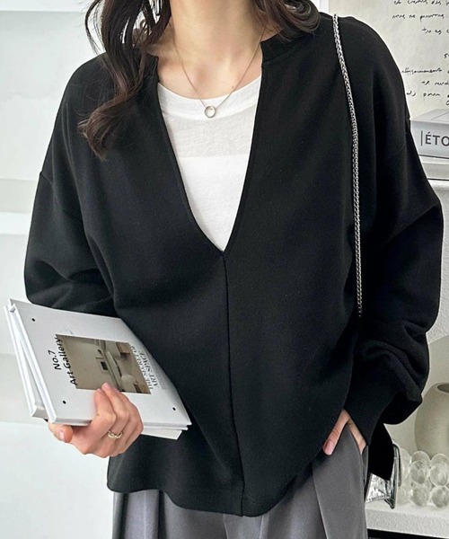CADBURY(キャドバリー)の「キーネックスウェットトップス(スウェット・レディース・ブラック/ライトグレー・MEDIUM/LARGE/X-LARGE)」の1枚目の写真