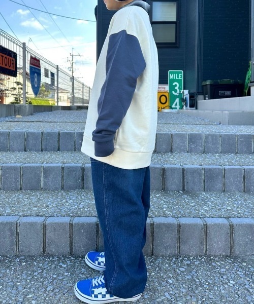 Right-on（ライトオン）の「【Refurbish】袖配色 スウェットプルオーバー (カラフル / 個性的 / アクセント / 子供服 / 快適)（スウェット・キッズ・ブラック/ベージュ/ブルー/オフホワイト・110/120/130/140/150/160）」の15枚目の写真