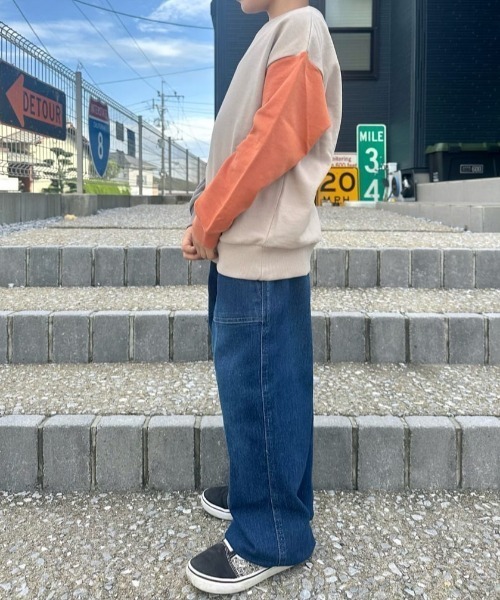 Right-on（ライトオン）の「【Refurbish】袖配色 スウェットプルオーバー (カラフル / 個性的 / アクセント / 子供服 / 快適)（スウェット・キッズ・ブラック/ベージュ/ブルー/オフホワイト・110/120/130/140/150/160）」の20枚目の写真
