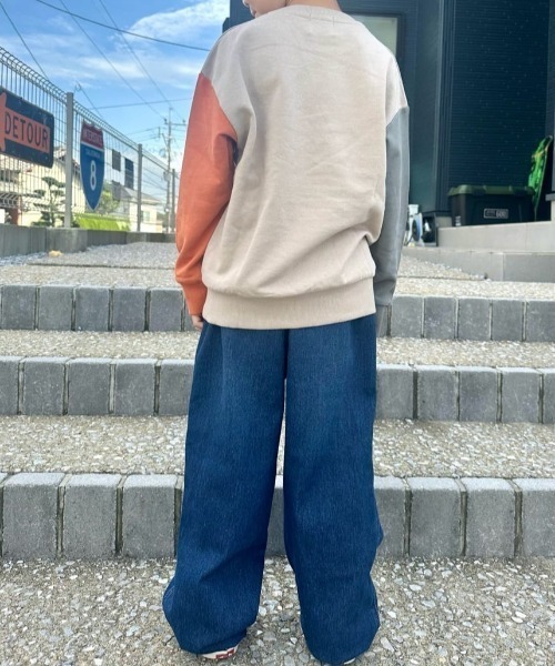 Right-on（ライトオン）の「【Refurbish】袖配色 スウェットプルオーバー (カラフル / 個性的 / アクセント / 子供服 / 快適)（スウェット・キッズ・ブラック/ベージュ/ブルー/オフホワイト・110/120/130/140/150/160）」の21枚目の写真