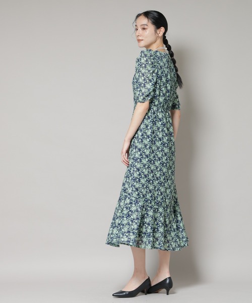 troisiemeCHACO(トロワズィエムチャコ)の「troisieme chaco/CUT JACQUARD PRINT ワンピース(ワンピース・レディース・ベージュ/グリーン・38)」の18枚目の写真