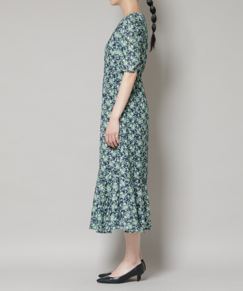 troisiemeCHACO(トロワズィエムチャコ)の「troisieme chaco/CUT JACQUARD PRINT ワンピース(ワンピース・レディース・ベージュ/グリーン・38)」の3枚目の写真