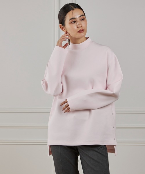I.T.'S international(イッツインターナショナル)の「サイドスリットハイネックプルオーバー(Tシャツ/カットソー・レディース・アイボリー/ピンク/スミクロ・フリー)」の14枚目の写真