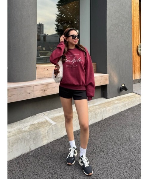 Her lip to(ハーリップトゥー)の「Social Club Sweatshirt(スウェット・レディース・ボルドー/ローズ/ネイビー・FREE)」の17枚目の写真