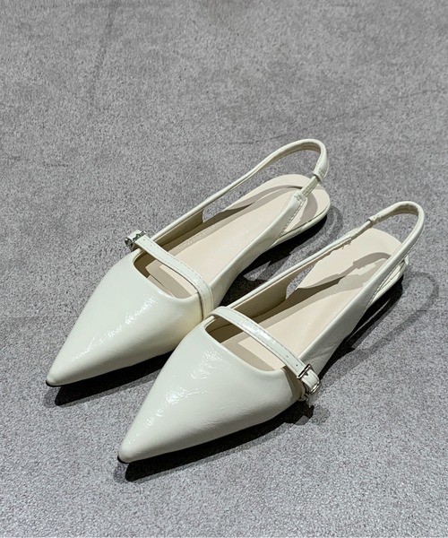 Maison Calme（メゾンカルム）の「クラシカルポインテッドトゥストラップフラットパンプス（パンプス・レディース・ブラック/アイボリー/イエロー・M/L）」の10枚目の写真