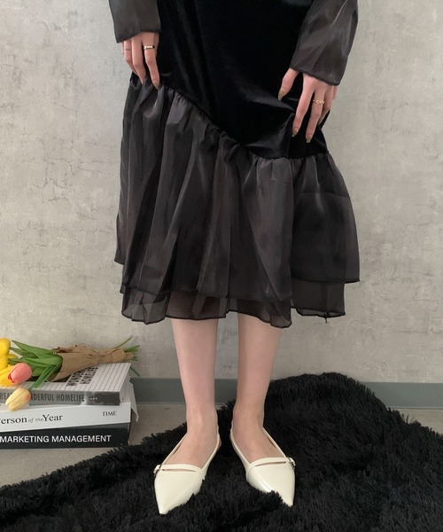 Maison Calme（メゾンカルム）の「クラシカルポインテッドトゥストラップフラットパンプス（パンプス・レディース・ブラック/アイボリー/イエロー・M/L）」の14枚目の写真