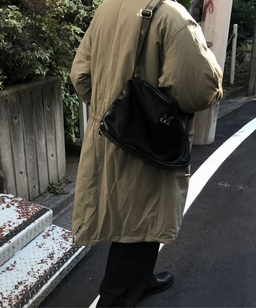 MUCENT(ムセント)の「ガエルメタルロゴシャーリングサイドストリングクロスバッグ 男女共用(メッセンジャーバッグ・レディース・ブラック・FREE)」の7枚目の写真