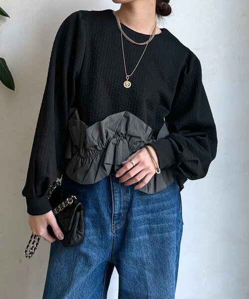 DouDou(ドゥドゥ)の「【WEB限定】フクレジャガード裾フリルトップス(Tシャツ/カットソー・レディース・オフホワイト/ブラック・FREE)」の2枚目の写真