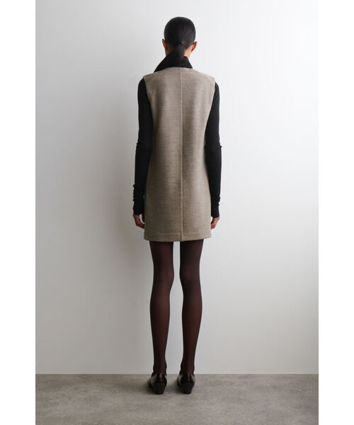 COS（コス）の「メリノウールボタンミニドレス（ワンピース・レディース・ベージュ/ブラック・XL/XS/36/38/M/L）」の11枚目の写真