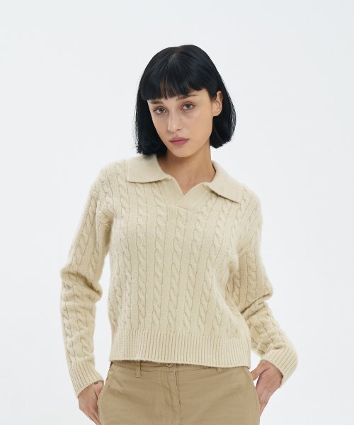 BLOND9（ブロンドナイン）の「ケーブルオープンカラー ニット_ベージュ（ニット/セーター・レディース・その他・MEDIUM/SMALL）」の3枚目の写真