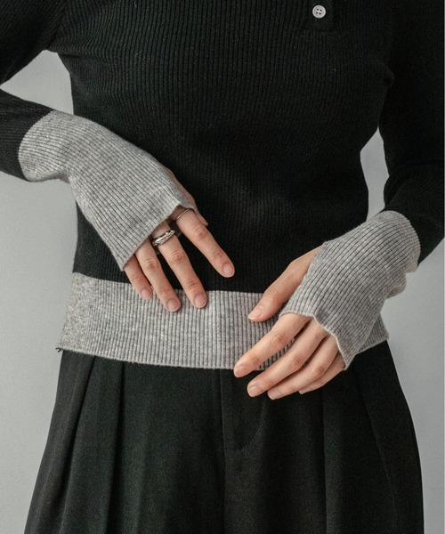 on:nue（オンニュ）の「【on:nue】[着用動画あり！] バイカラーボタンデザインサムホールニット（ニット/セーター・レディース・アイボリー/ブラック/イエロー/ブラウン・FREE）」の9枚目の写真