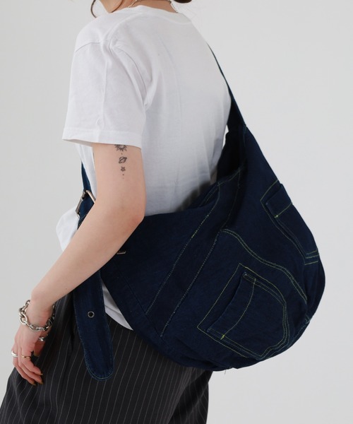 crossi(クロッシー)の「パッチポケットデニムショルダーバッグ(ショルダーバッグ・レディース・ブルー/ブラック/ネイビー・FREE)」の3枚目の写真