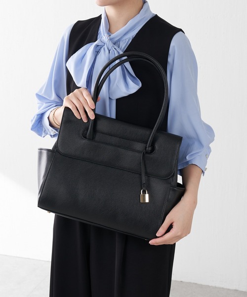 PAPILLONNER(パピヨネ)の「PAPILLONNER/ベーシックフラップトートバッグ/セレモニー(トートバッグ・レディース・ブラック/ベージュ・FREE)」の4枚目の写真