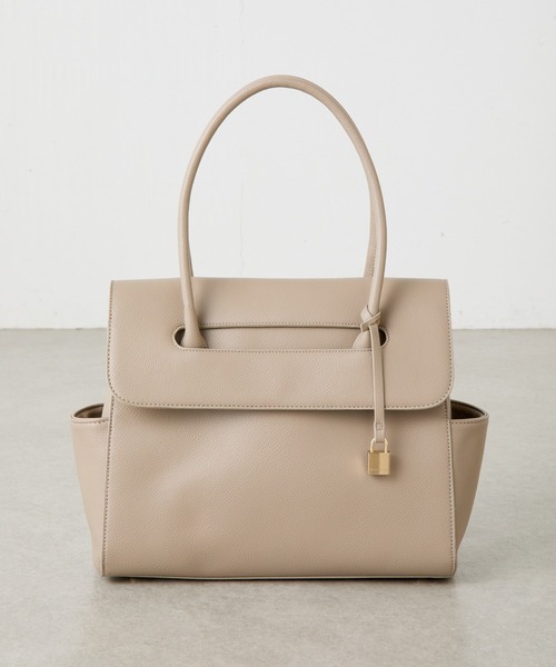 PAPILLONNER(パピヨネ)の「PAPILLONNER/ベーシックフラップトートバッグ/セレモニー(トートバッグ・レディース・ブラック/ベージュ・FREE)」の16枚目の写真