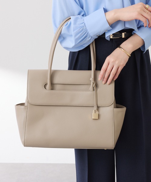 PAPILLONNER(パピヨネ)の「PAPILLONNER/ベーシックフラップトートバッグ/セレモニー(トートバッグ・レディース・ブラック/ベージュ・FREE)」の21枚目の写真