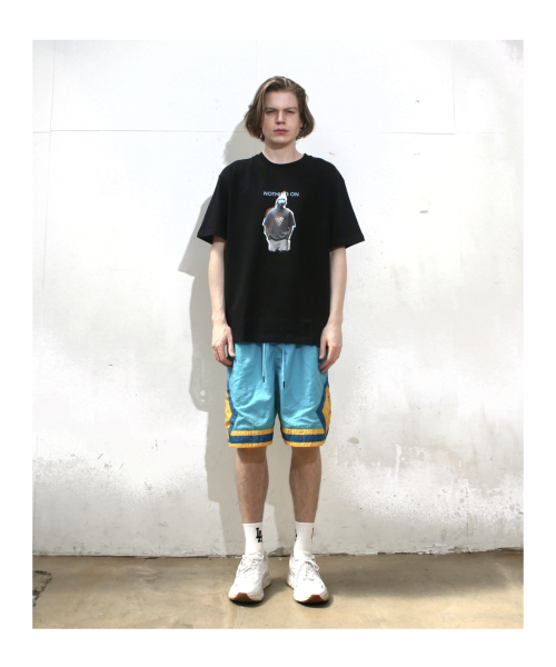 NOTHINGON(ナッシング オン)の「マンインブラックグラフィック半袖Tシャツブラック(Tシャツ/カットソー・メンズ・その他・MEDIUM/SMALL/X-LARGE/LARGE)」の4枚目の写真