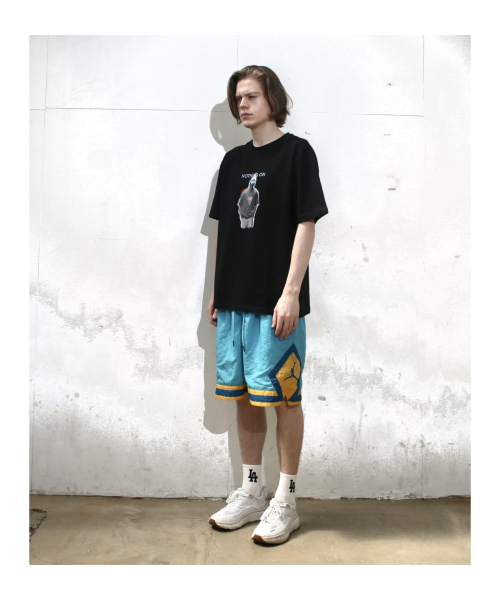 NOTHINGON(ナッシング オン)の「マンインブラックグラフィック半袖Tシャツブラック(Tシャツ/カットソー・メンズ・その他・MEDIUM/SMALL/X-LARGE/LARGE)」の5枚目の写真