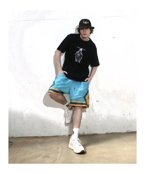 NOTHINGON(ナッシング オン)の「マンインブラックグラフィック半袖Tシャツブラック(Tシャツ/カットソー・メンズ・その他・MEDIUM/SMALL/X-LARGE/LARGE)」の7枚目の写真
