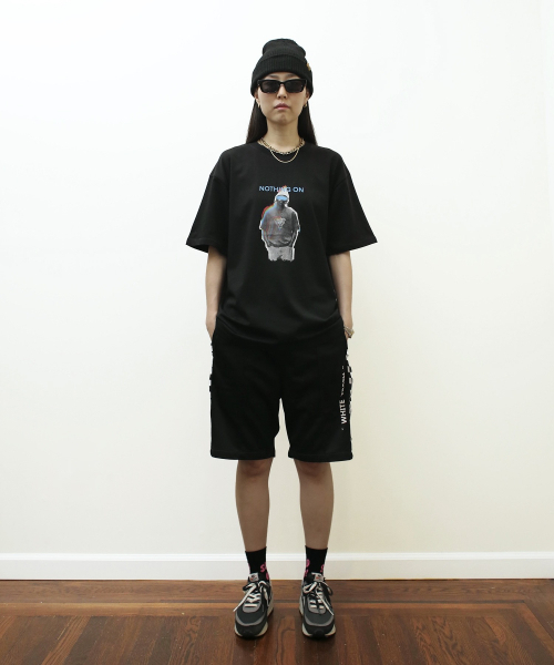 NOTHINGON(ナッシング オン)の「マンインブラックグラフィック半袖Tシャツブラック(Tシャツ/カットソー・メンズ・その他・MEDIUM/SMALL/X-LARGE/LARGE)」の10枚目の写真