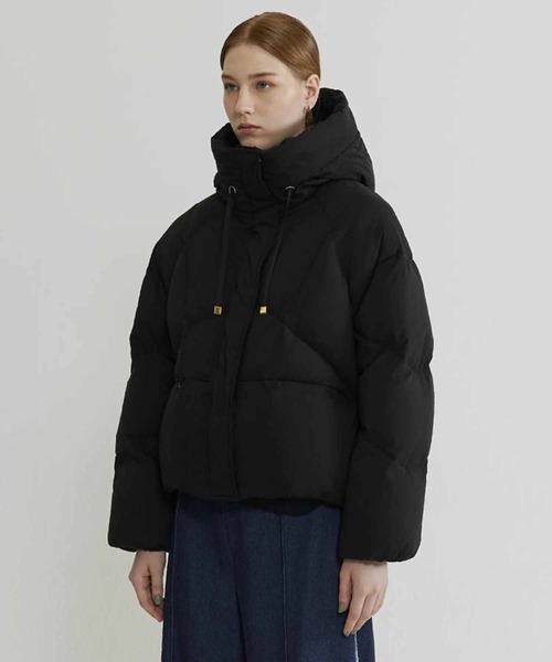 YOSOOU（ヨソオウ）の「【YOSOOU/ヨソオウ】HOOD COCON JACKET/フードコクーンジャケット（ダウンジャケット/コート・レディース・キナリ/ブラック・2）」の7枚目の写真