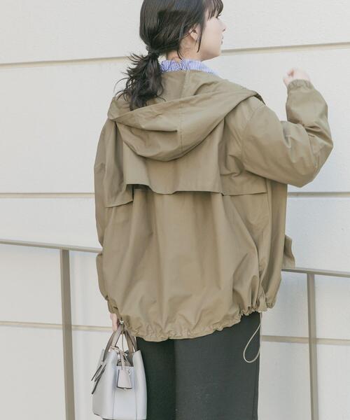 ITEMS URBANRESEARCH（アイテムズ アーバンリサーチ）の「『イージーケア』撥水マウンテンパーカー（マウンテンパーカー・レディース・ブラック/ホワイト系その他/ベージュ系その他・FREE）」の4枚目の写真