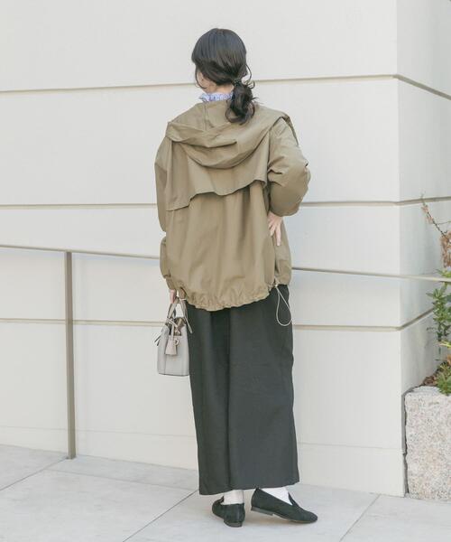 ITEMS URBANRESEARCH（アイテムズ アーバンリサーチ）の「『イージーケア』撥水マウンテンパーカー（マウンテンパーカー・レディース・ブラック/ホワイト系その他/ベージュ系その他・FREE）」の8枚目の写真