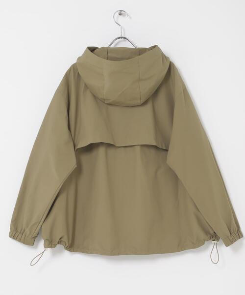 ITEMS URBANRESEARCH（アイテムズ アーバンリサーチ）の「『イージーケア』撥水マウンテンパーカー（マウンテンパーカー・レディース・ブラック/ホワイト系その他/ベージュ系その他・FREE）」の13枚目の写真