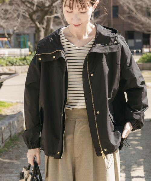 ITEMS URBANRESEARCH（アイテムズ アーバンリサーチ）の「『イージーケア』撥水マウンテンパーカー（マウンテンパーカー・レディース・ブラック/ホワイト系その他/ベージュ系その他・FREE）」の17枚目の写真