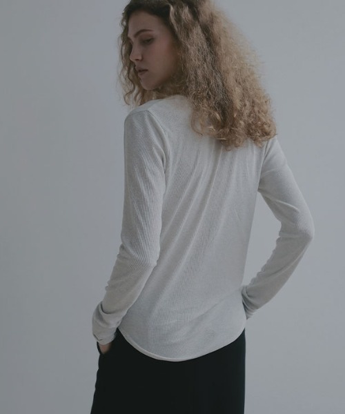 ETRE TOKYO（エトレトウキョウ）の「【再入荷！/先行予約】ヘンリーネックシアープルオーバー（Tシャツ/カットソー・レディース・アイボリー/ブラック/ブルー/グレー・FREE）」の10枚目の写真