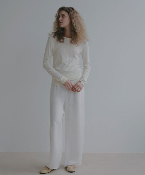 ETRE TOKYO（エトレトウキョウ）の「【再入荷！/先行予約】ヘンリーネックシアープルオーバー（Tシャツ/カットソー・レディース・アイボリー/ブラック/ブルー/グレー・FREE）」の8枚目の写真