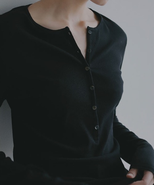 ETRE TOKYO（エトレトウキョウ）の「【再入荷！/先行予約】ヘンリーネックシアープルオーバー（Tシャツ/カットソー・レディース・アイボリー/ブラック/ブルー/グレー・FREE）」の13枚目の写真