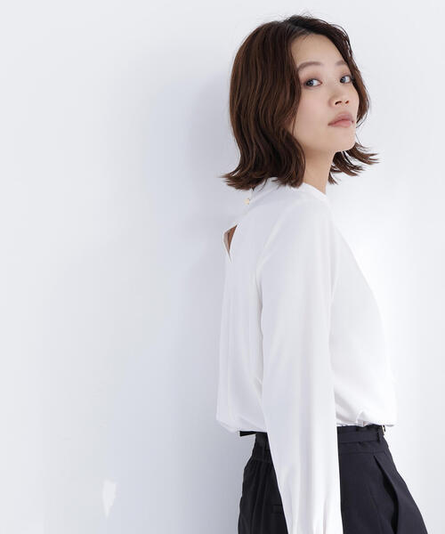 NATURAL BEAUTY BASIC(ナチュラルビューティーベーシック)の「◇ラッフルボウタイブラウス(シャツ/ブラウス・レディース・オフホワイト/ベージュ/ライトグリーン・SMALL/MEDIUM)」の10枚目の写真