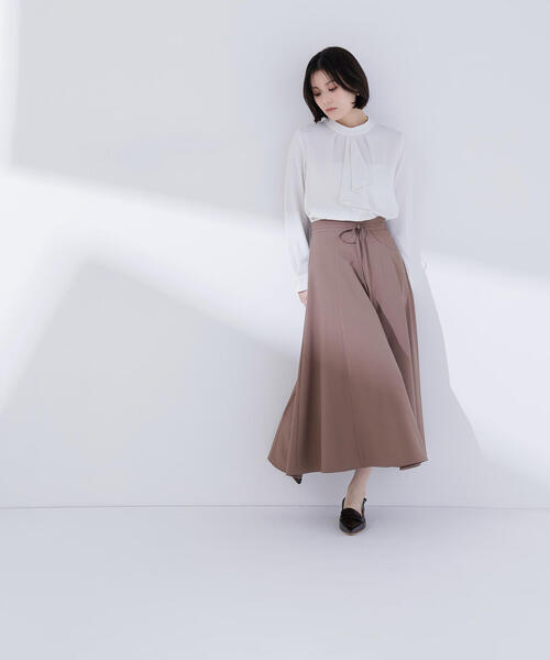NATURAL BEAUTY BASIC(ナチュラルビューティーベーシック)の「◇ラッフルボウタイブラウス(シャツ/ブラウス・レディース・オフホワイト/ベージュ/ライトグリーン・SMALL/MEDIUM)」の15枚目の写真