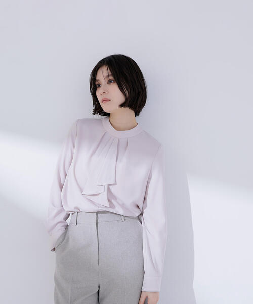 NATURAL BEAUTY BASIC(ナチュラルビューティーベーシック)の「◇ラッフルボウタイブラウス(シャツ/ブラウス・レディース・オフホワイト/ベージュ/ライトグリーン・SMALL/MEDIUM)」の20枚目の写真