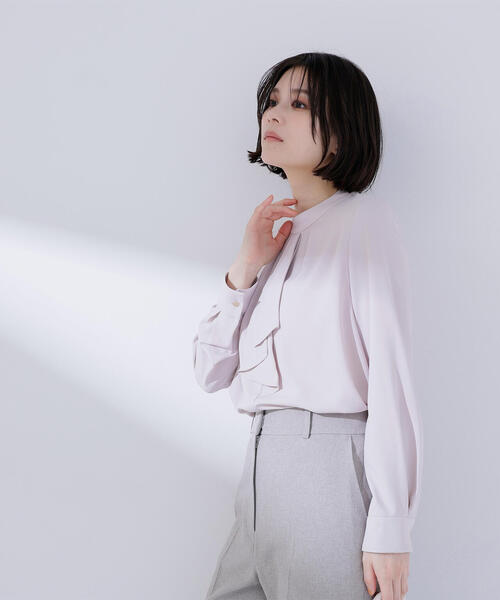 NATURAL BEAUTY BASIC(ナチュラルビューティーベーシック)の「◇ラッフルボウタイブラウス(シャツ/ブラウス・レディース・オフホワイト/ベージュ/ライトグリーン・SMALL/MEDIUM)」の22枚目の写真