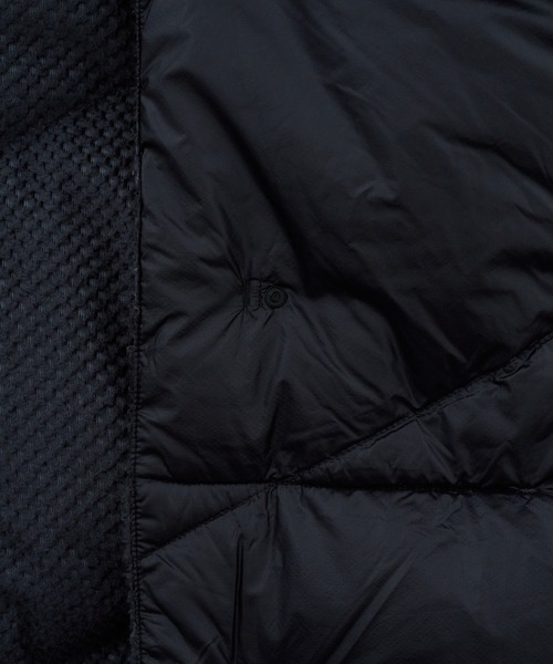 NANGA(ナンガ)の「NANGA M4E×NANGA / リバーシブルダウンポンチョマフラー(マフラー・メンズ・ライトグレー/チャコールグレー・FREE)」の6枚目の写真