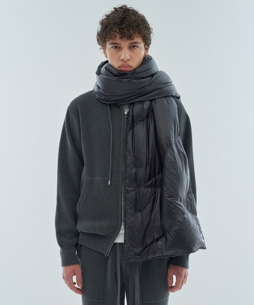 NANGA(ナンガ)の「NANGA M4E×NANGA / リバーシブルダウンポンチョマフラー(マフラー・メンズ・ライトグレー/チャコールグレー・FREE)」の8枚目の写真