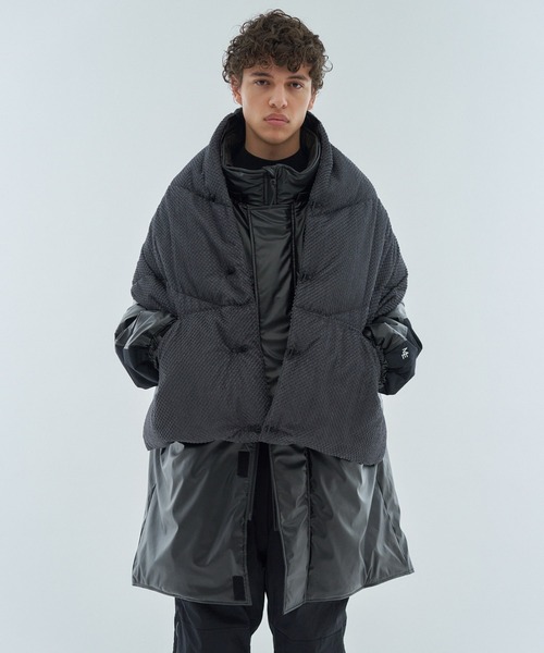 NANGA(ナンガ)の「NANGA M4E×NANGA / リバーシブルダウンポンチョマフラー(マフラー・メンズ・ライトグレー/チャコールグレー・FREE)」の15枚目の写真