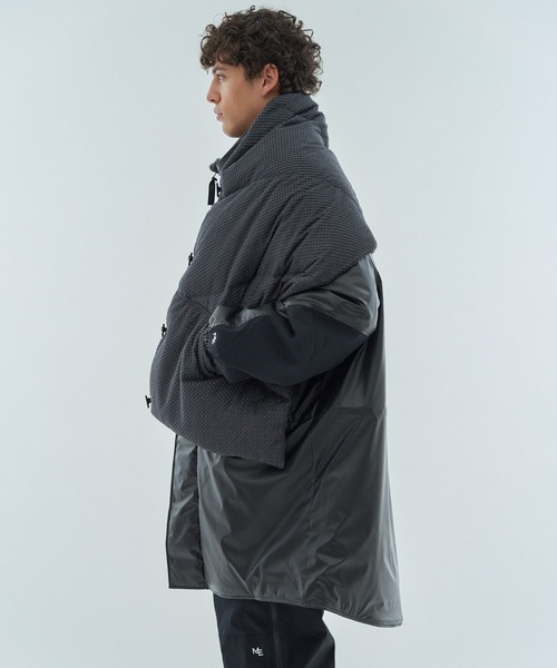 NANGA(ナンガ)の「NANGA M4E×NANGA / リバーシブルダウンポンチョマフラー(マフラー・メンズ・ライトグレー/チャコールグレー・FREE)」の16枚目の写真