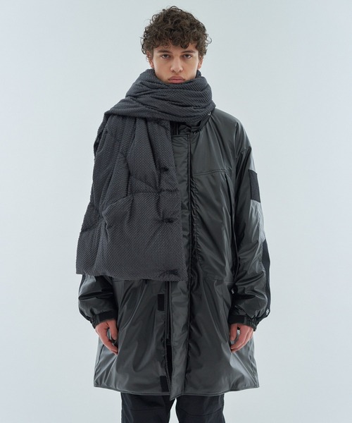 NANGA(ナンガ)の「NANGA M4E×NANGA / リバーシブルダウンポンチョマフラー(マフラー・メンズ・ライトグレー/チャコールグレー・FREE)」の17枚目の写真