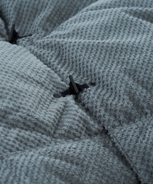 NANGA(ナンガ)の「NANGA M4E×NANGA / リバーシブルダウンポンチョマフラー(マフラー・メンズ・ライトグレー/チャコールグレー・FREE)」の20枚目の写真