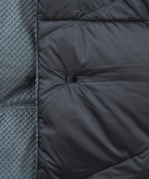 NANGA(ナンガ)の「NANGA M4E×NANGA / リバーシブルダウンポンチョマフラー(マフラー・メンズ・ライトグレー/チャコールグレー・FREE)」の21枚目の写真