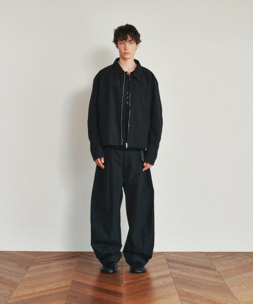 HEUTE(ホイテ)の「RUSTLE STRAP CURVE PANTS (BLACK)(その他パンツ・メンズ・ブラック・M)」の2枚目の写真